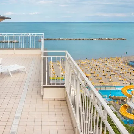 アパートホテル Amalfi 3*